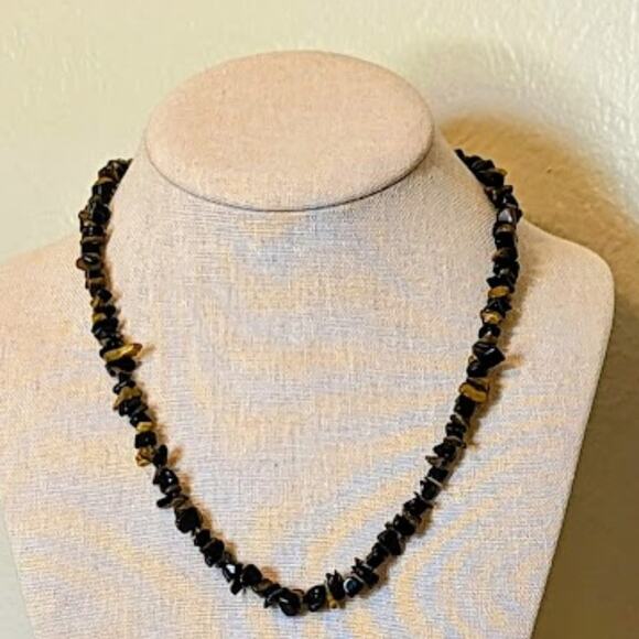Vintage Tiger's Eye and Black Stone Chip Necklace - Picture 2 of 7